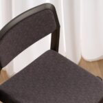 Kusch + Co Embla Frame Chair 4L HB Uph 4-Leg Upholstered High Frame Chair upholstered high-back four-leg chair detail