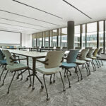 Nowy Styl 2ME 4-Star Uph With Armrests Upholstered Conference Chair lifestyle view