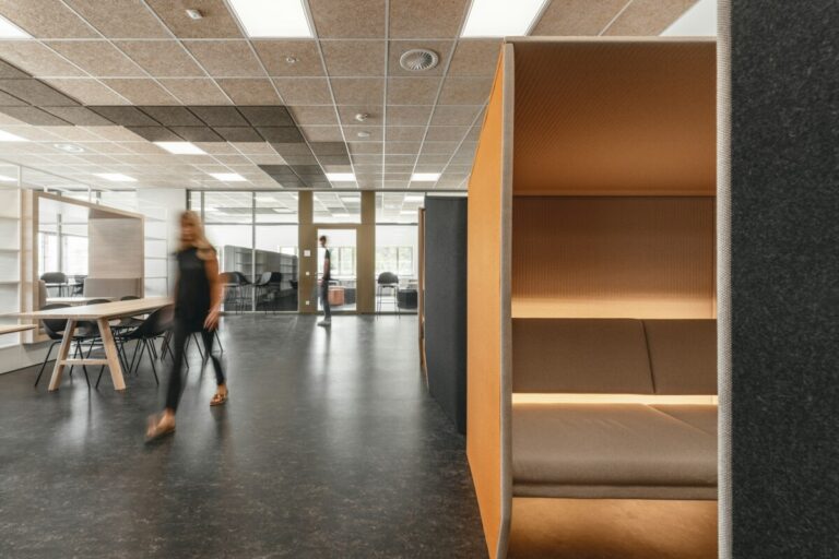 BuzziSpace Meeting Upholstered Acoustic Lounge Booth – BuzziHub booth in a school setting